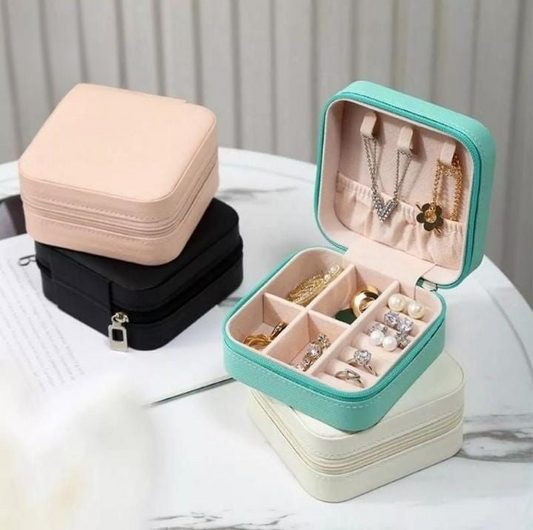 Jewelry Box for Travelling | PU Leather Small Jewelry Organizer – Portable Storage Case for Rings, Earrings, Necklaces, Bracelets, and Pendants – Mini Jewelry Holder for Women and Girls (Random Color)